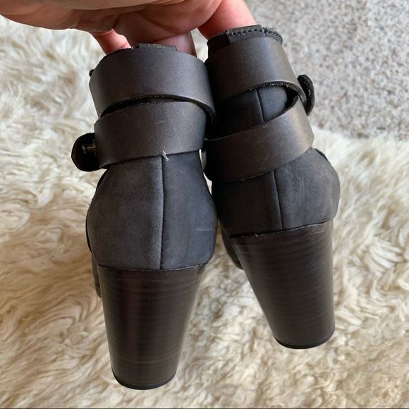 Elegant Black Ankle Boots - Picture 8 of 15